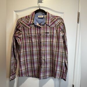 56- Women’s Wrangler Pearl Snap Plaid Western Shirt Pink Green White Gold Size M